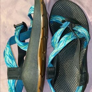 chacos!